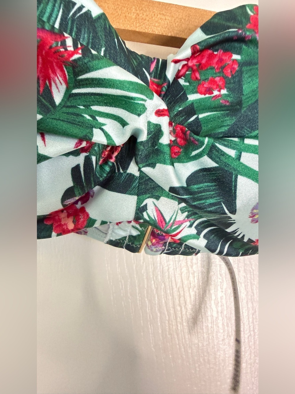 Victoria's Secret Tropical Bandeau Swim Top Size 38C - Picture 4 of 13